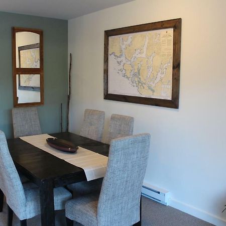 Siennas Harbour House Apartment Тофино Екстериор снимка