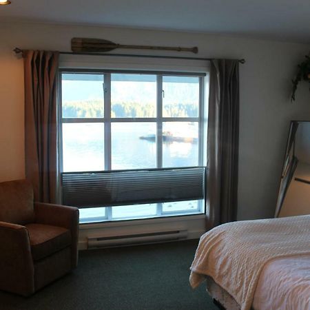 Siennas Harbour House Apartment Тофино Екстериор снимка